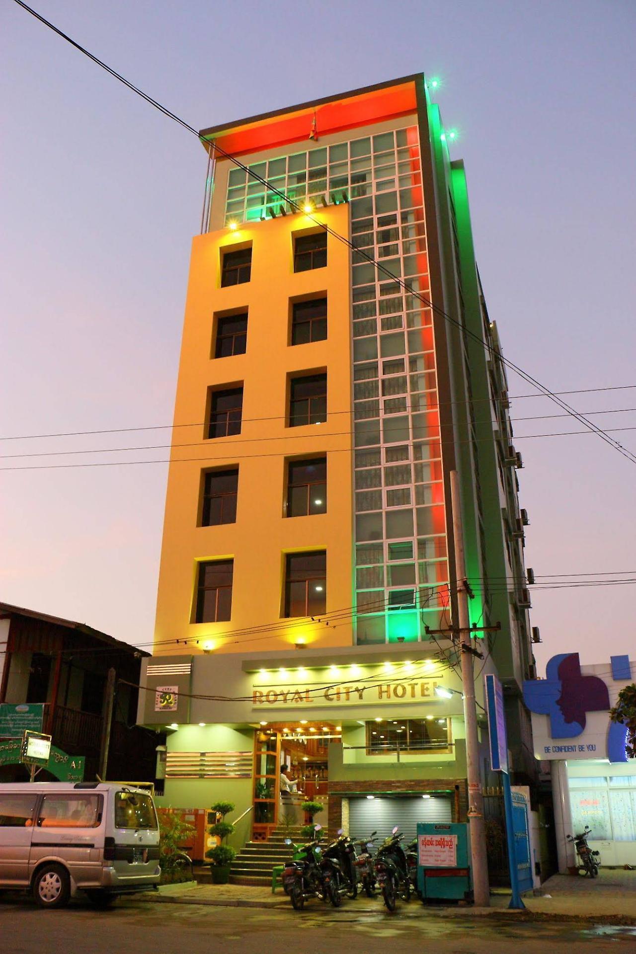 Royal City Hotel Mandalay Esterno foto