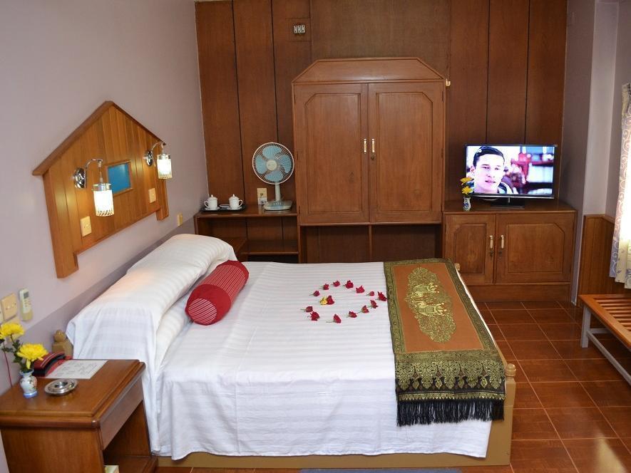 Royal City Hotel Mandalay Esterno foto
