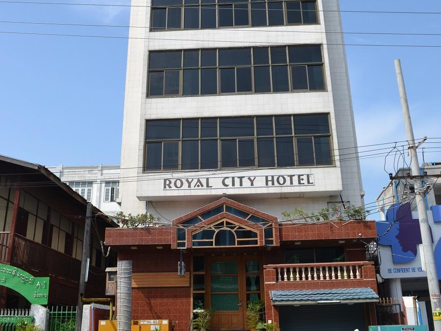Royal City Hotel Mandalay Esterno foto