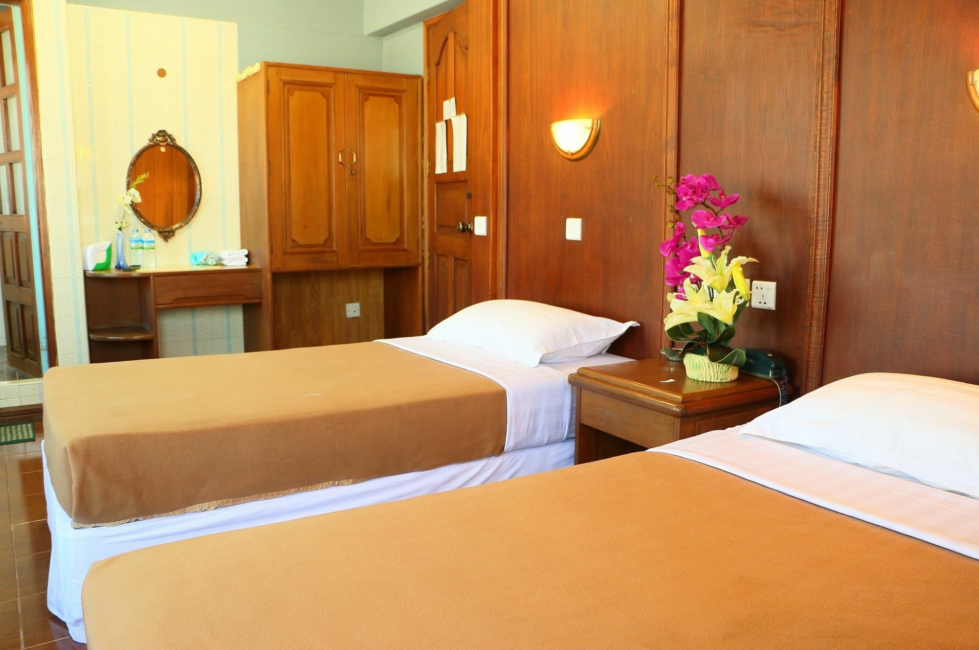 Royal City Hotel Mandalay Esterno foto