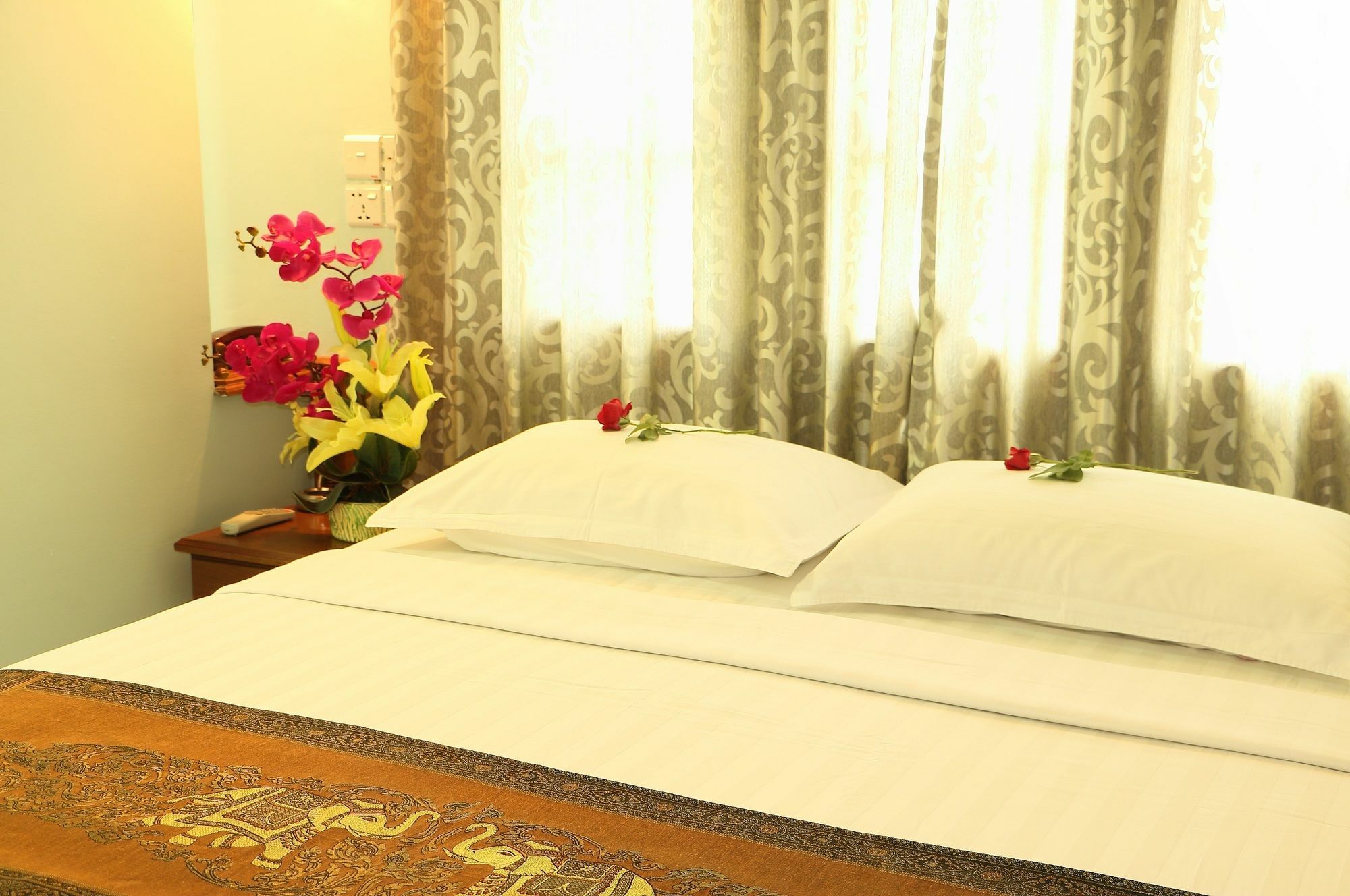 Royal City Hotel Mandalay Esterno foto