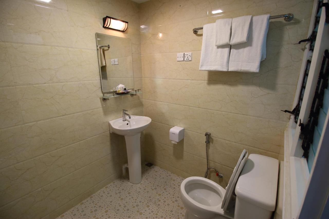 Royal City Hotel Mandalay Esterno foto