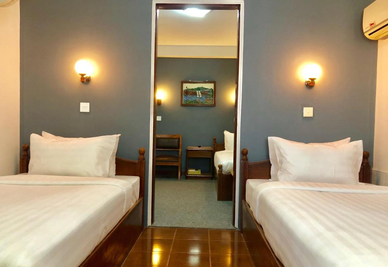 Royal City Hotel Mandalay Esterno foto