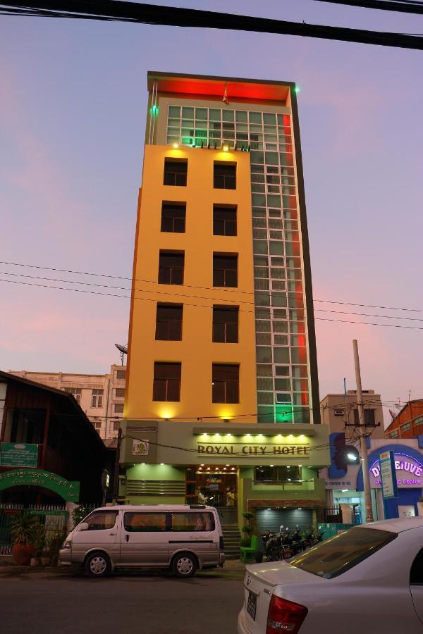 Royal City Hotel Mandalay Esterno foto
