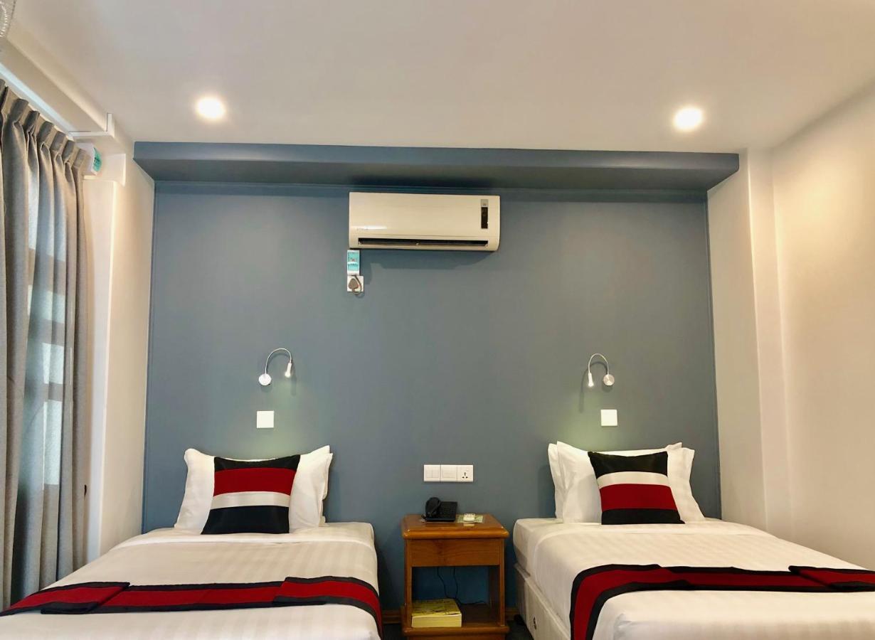 Royal City Hotel Mandalay Esterno foto