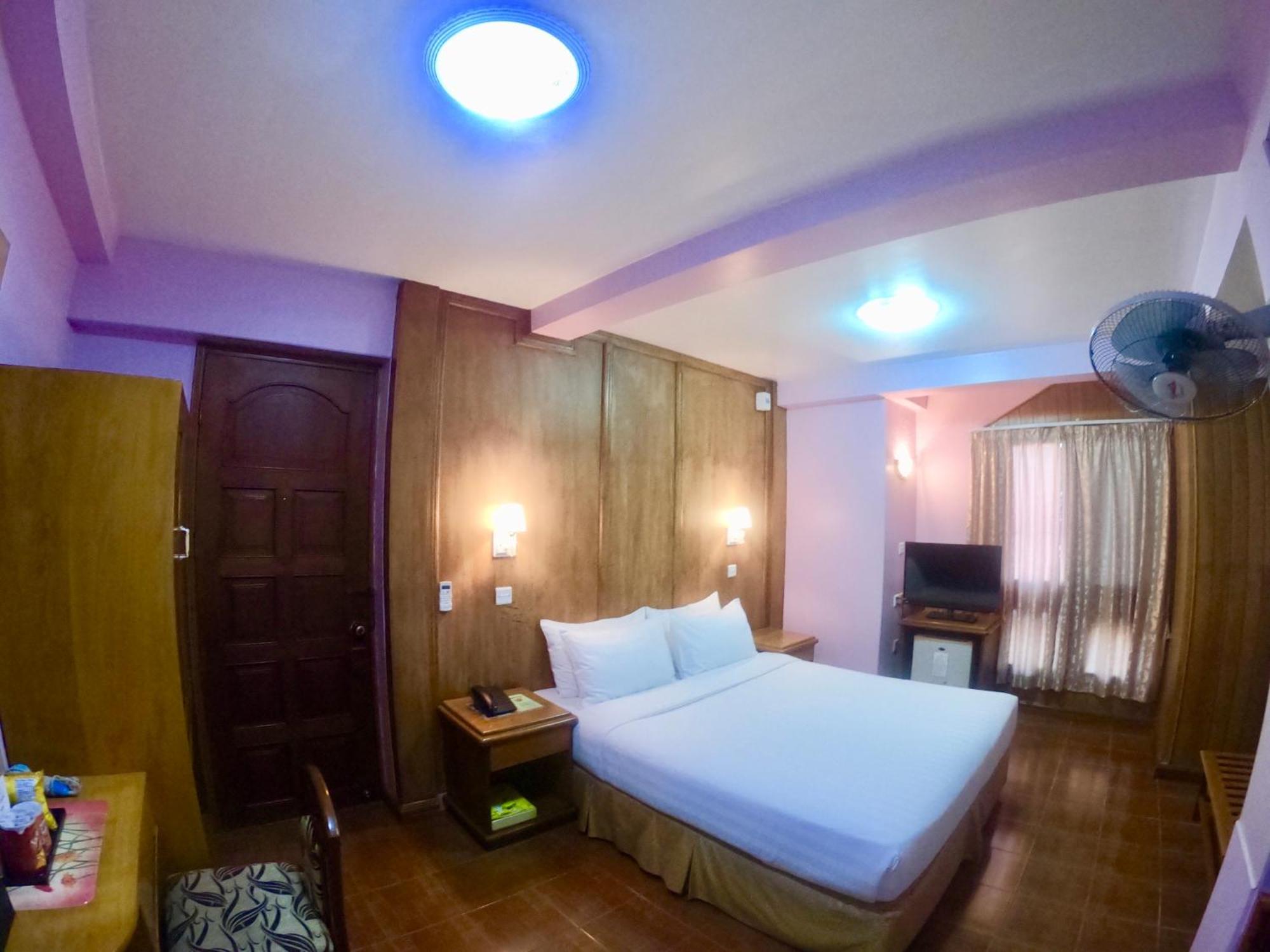 Royal City Hotel Mandalay Esterno foto
