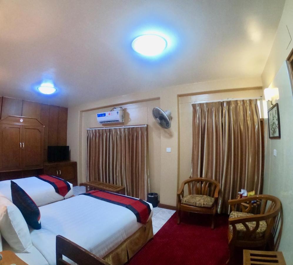 Royal City Hotel Mandalay Esterno foto