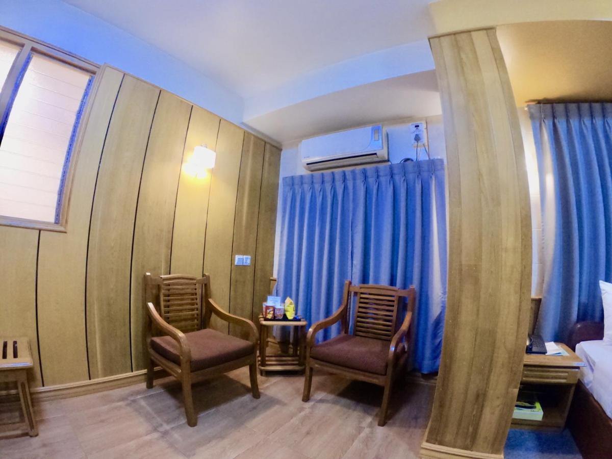 Royal City Hotel Mandalay Esterno foto